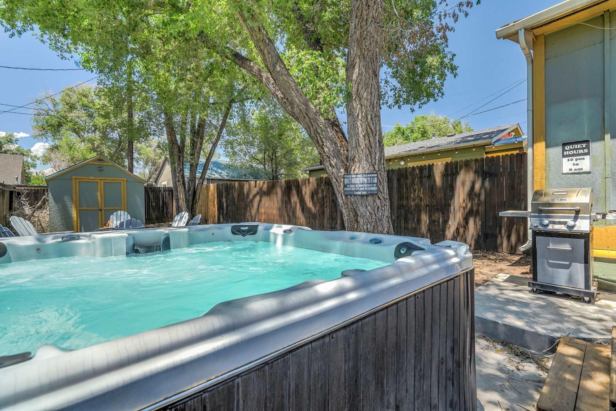 فيلا The Vibrant Victorian Hot Tub & Fire Pit In Occ كولورادو سبرينغس المظهر الخارجي الصورة